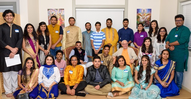 Group Picture Of Youth With-Swami ji And Swapnil
